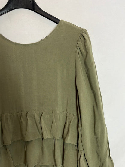 ZARA. Vestido corto verde volantes. T M