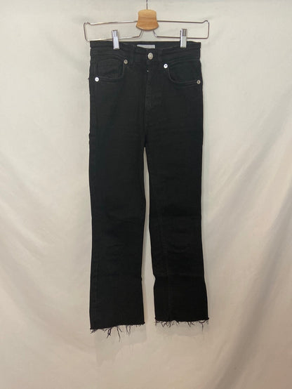 ZARA. Pantalones vaqueros negros  T.34