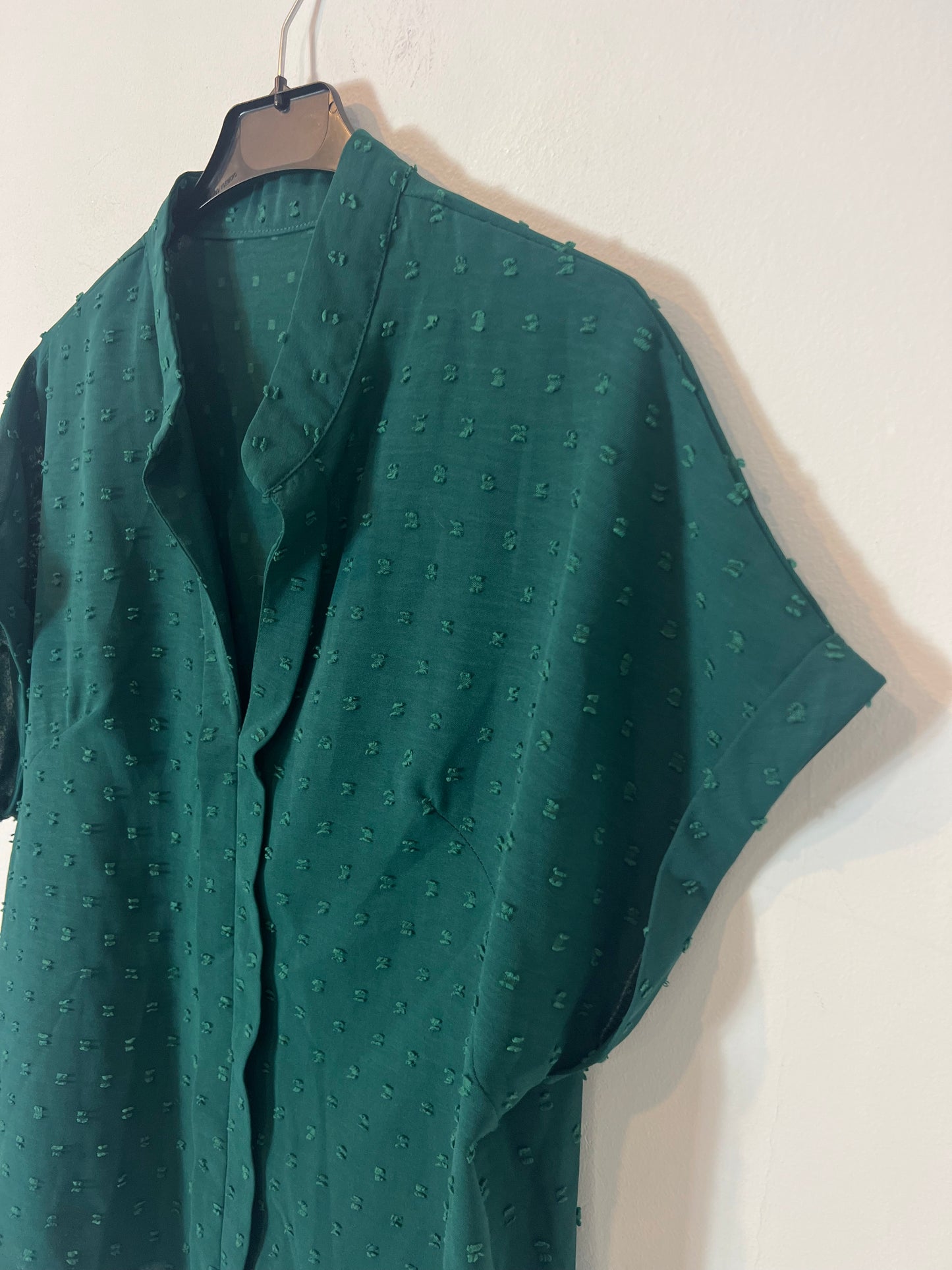 SHEIN. Blusa verde plumeti T.l