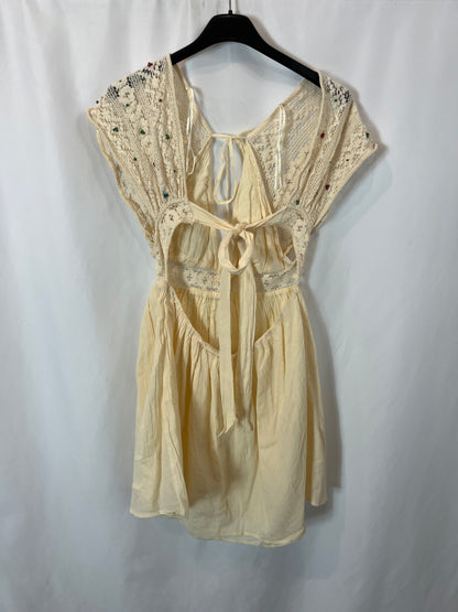 ZARA. Vestido beige escote croché T.s