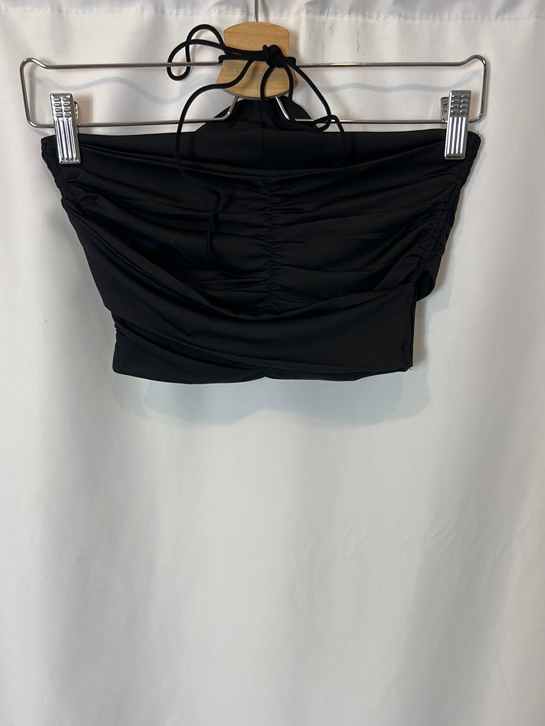 ZAFUL. Crop top negro aberturas. T S