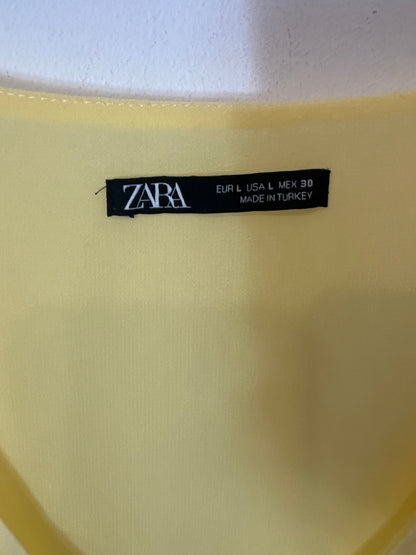 ZARA. vestido largo amarillo plisado T.l