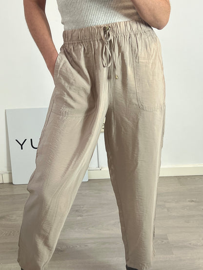 TEX. Pantalón beige fluido  T.l