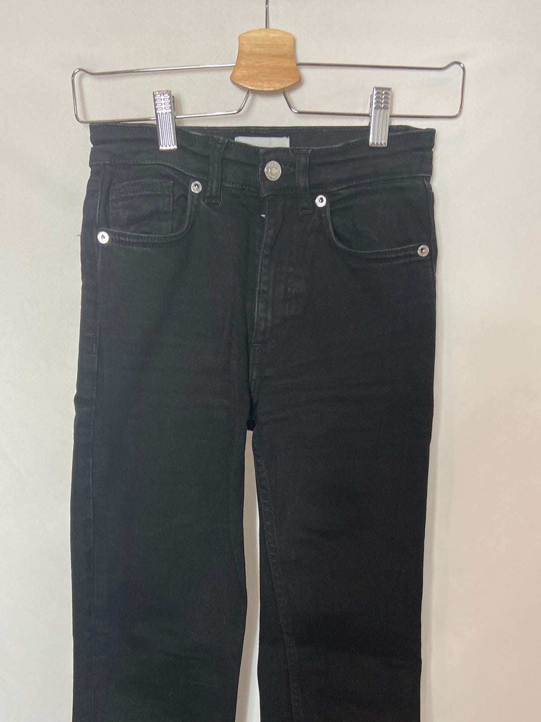 ZARA. Pantalones vaqueros negros  T.34