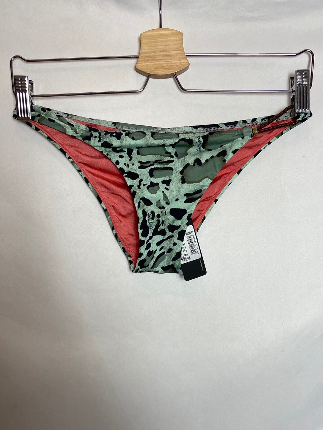 ANDRÉS SARDA. Bikini camuflaje T.70/38