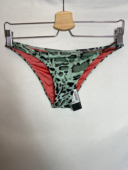 ANDRÉS SARDA. Bikini camuflaje T.70/38