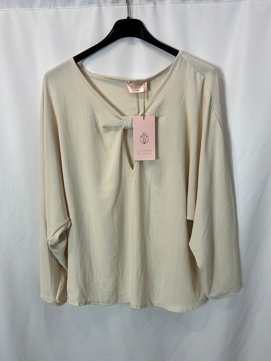 MARIQUITA TRASQUILÁ. Blusa beige  fluida T.l/xl