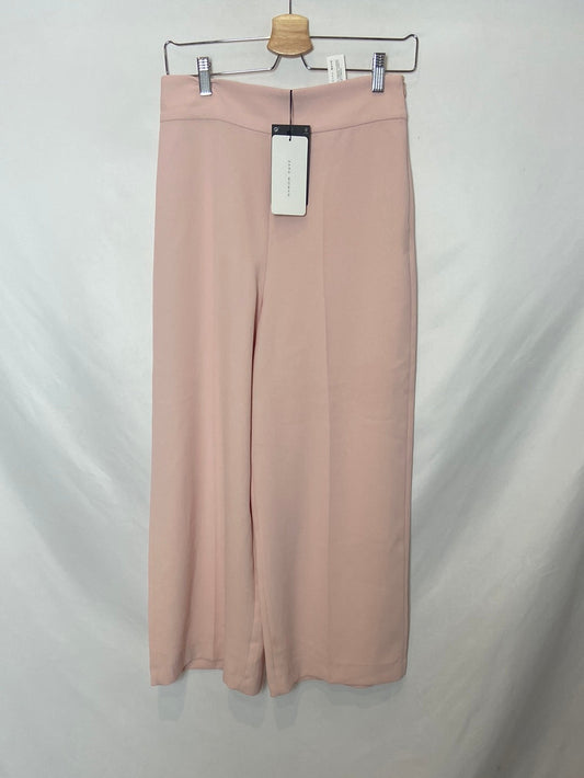 ZARA. Pantalón rosa pata ancha T.S