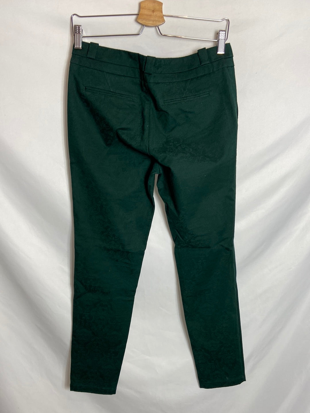 SFERA. Pantalón verde textura T.36