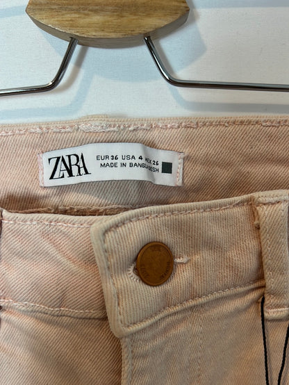 ZARA. Pantalón pitillo rosa claro. T 36