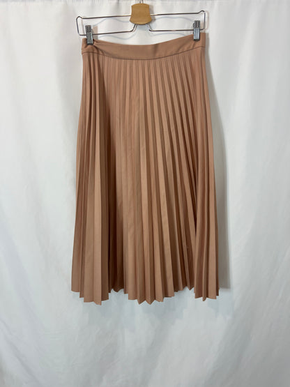 ZARA. Falda midi beige plisada. T M