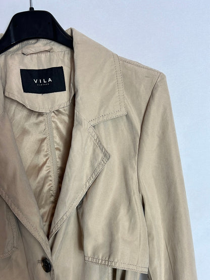 VILA. Chaqueta fina estilo gabardina. T S (Tara)