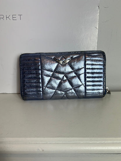 ZADIG&VOLTAIRE . Cartera piel azul metalizada