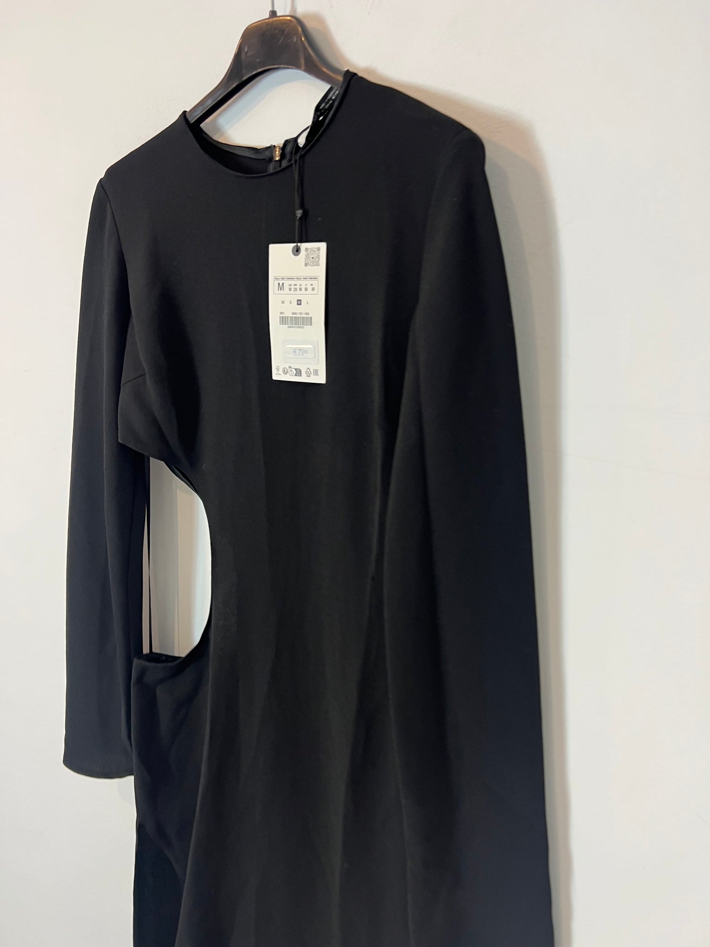 ZARA. Vestido negro largo abertura. T M