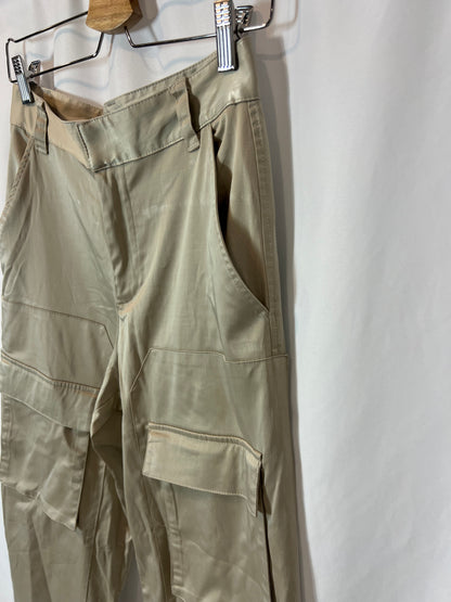 ZARA. Pantalón beige bolsillos. T XS