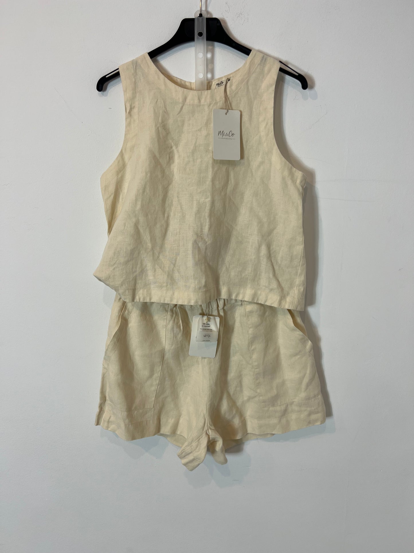 MI&CO. Conjunto top y bermuda lino beige claro. T M