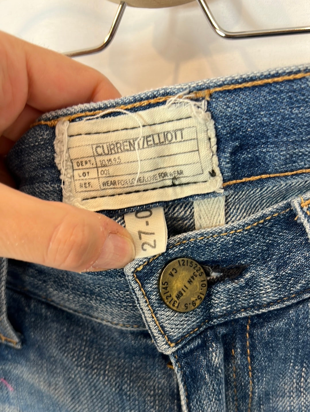 CURRENT ELLIOT. Pantalón corto denim flecos. T 27 (38)