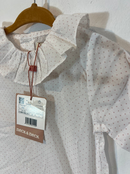 NECK&NECK. Blusa blanca lunares rosas. T 9 meses