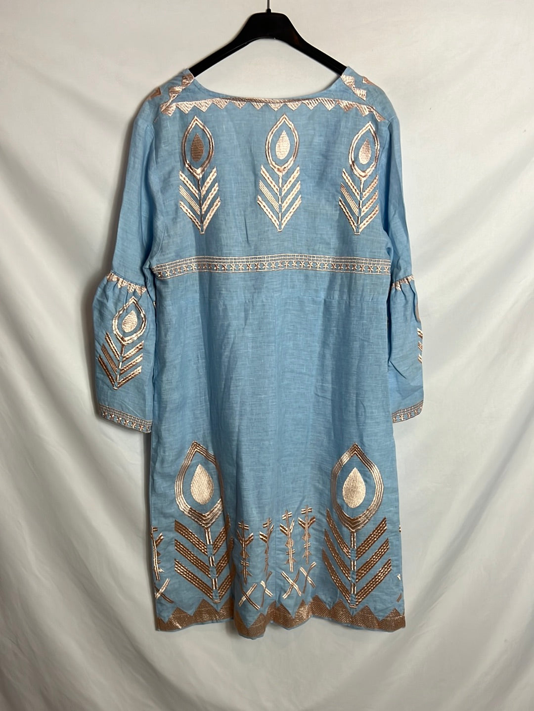 GREEK ARCHAIC KORI. Vestido lino azul bordados . T M