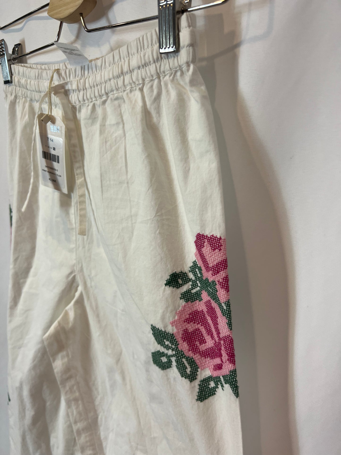 NÍCOLI. Pantalón blanco bordados. T 14 años