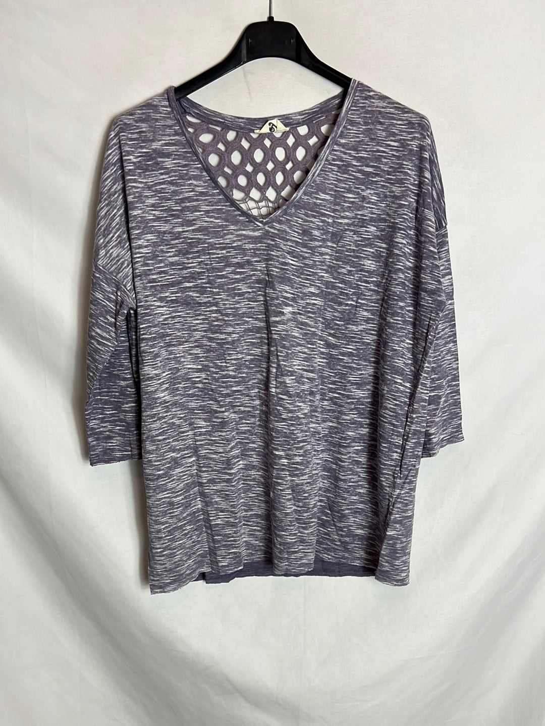 OTRAS. Camiseta morada jaspeada detalle espalda. T S