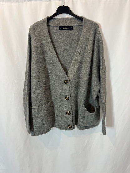 ZARA. Cárdigan gris botones. T S