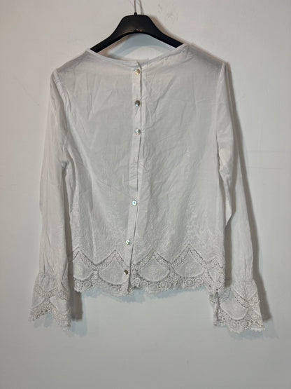 PANAMBI. Blusa blanca bordada T.36(Tara)