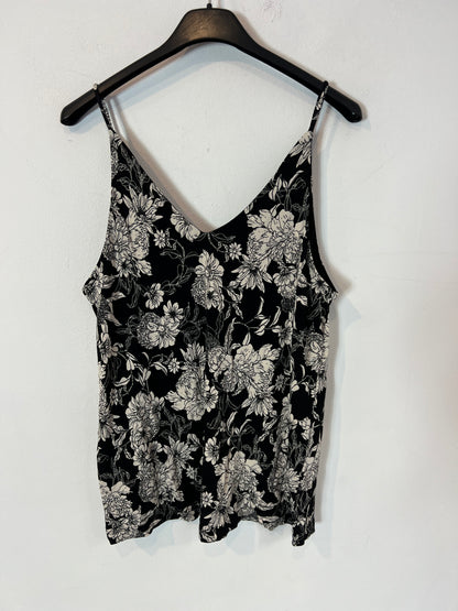 H&M. Top negro flores T.s