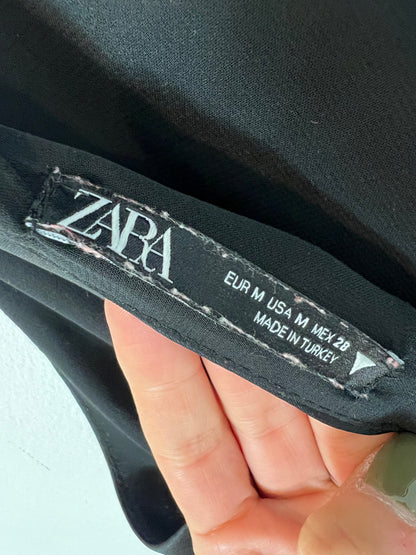 ZARA. Top negro satinado lazada. T M