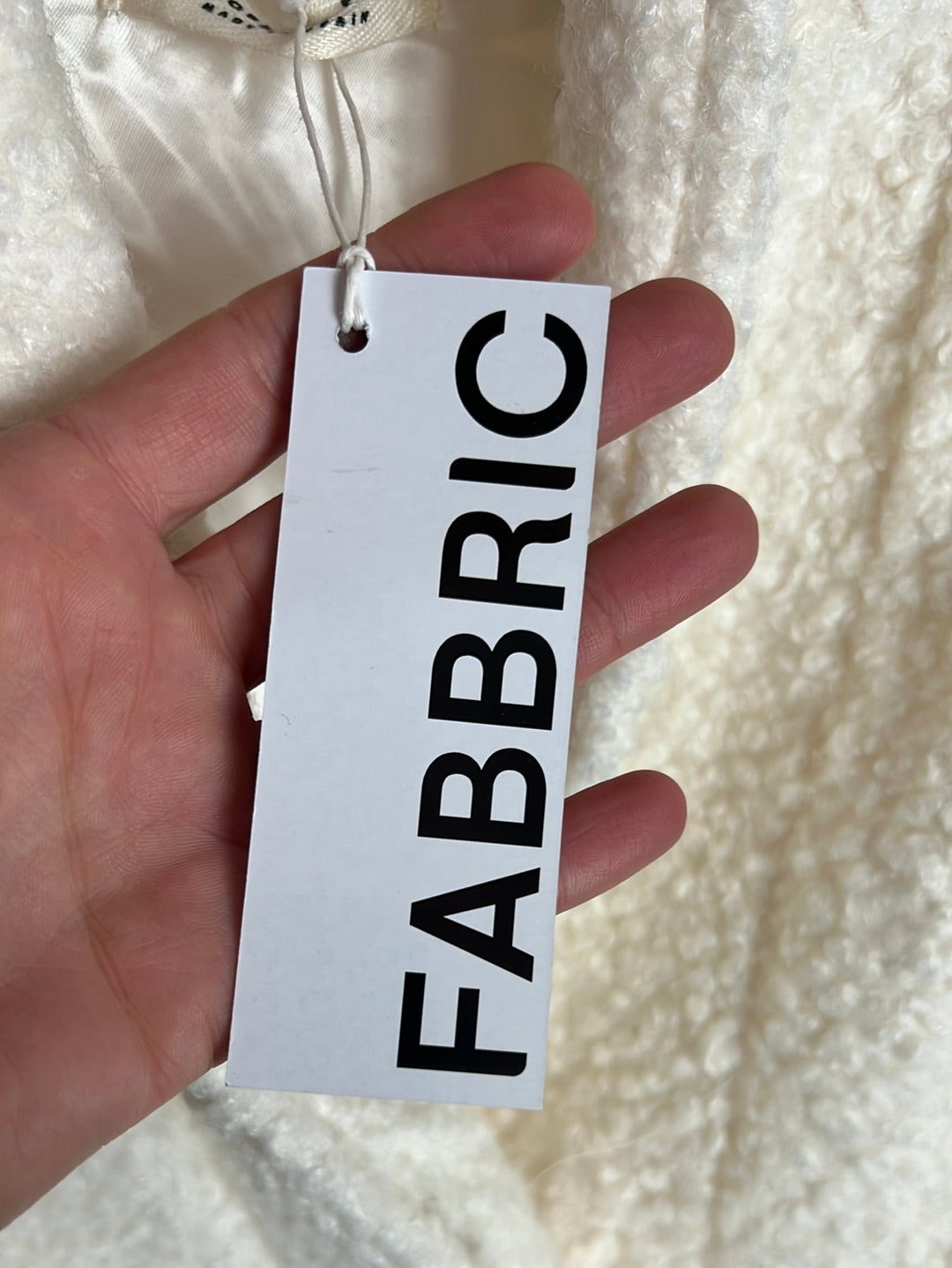 FABBRIC. Chaqueta blanca textura detalle hombros. T XS/S