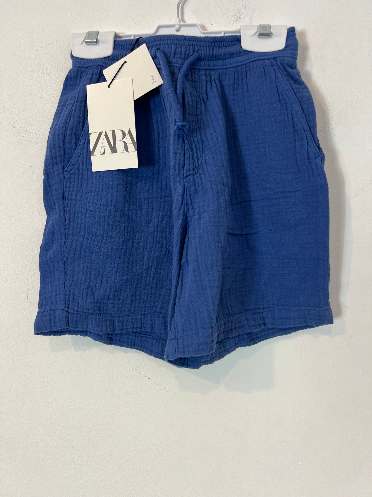 ZARA. Bermuda azul textura. T 6 años