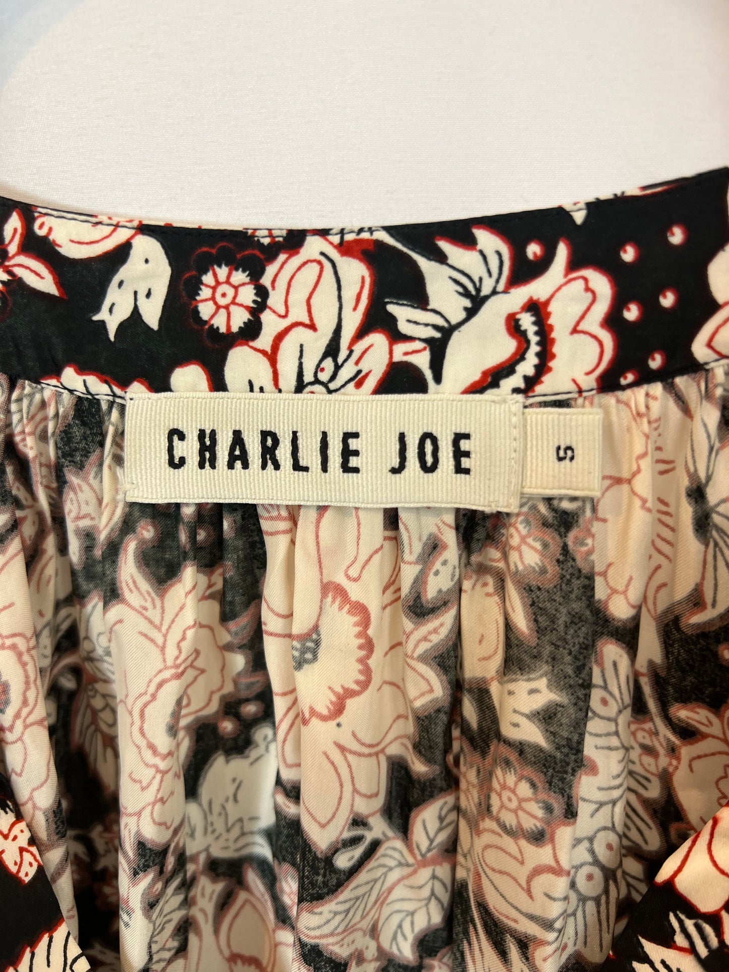 CHARLIE JOE. Vestido largo estampado asimétrico . T S