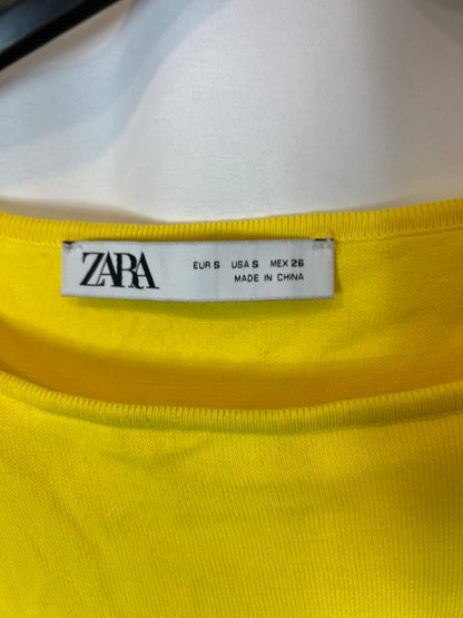 ZARA. Vestido amarillo capa T.s