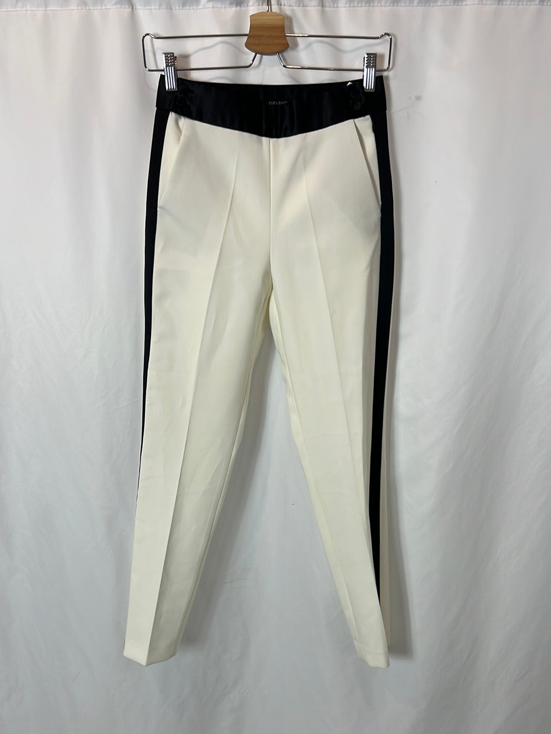 ZARA. Pantalón blanco smoking T.xs