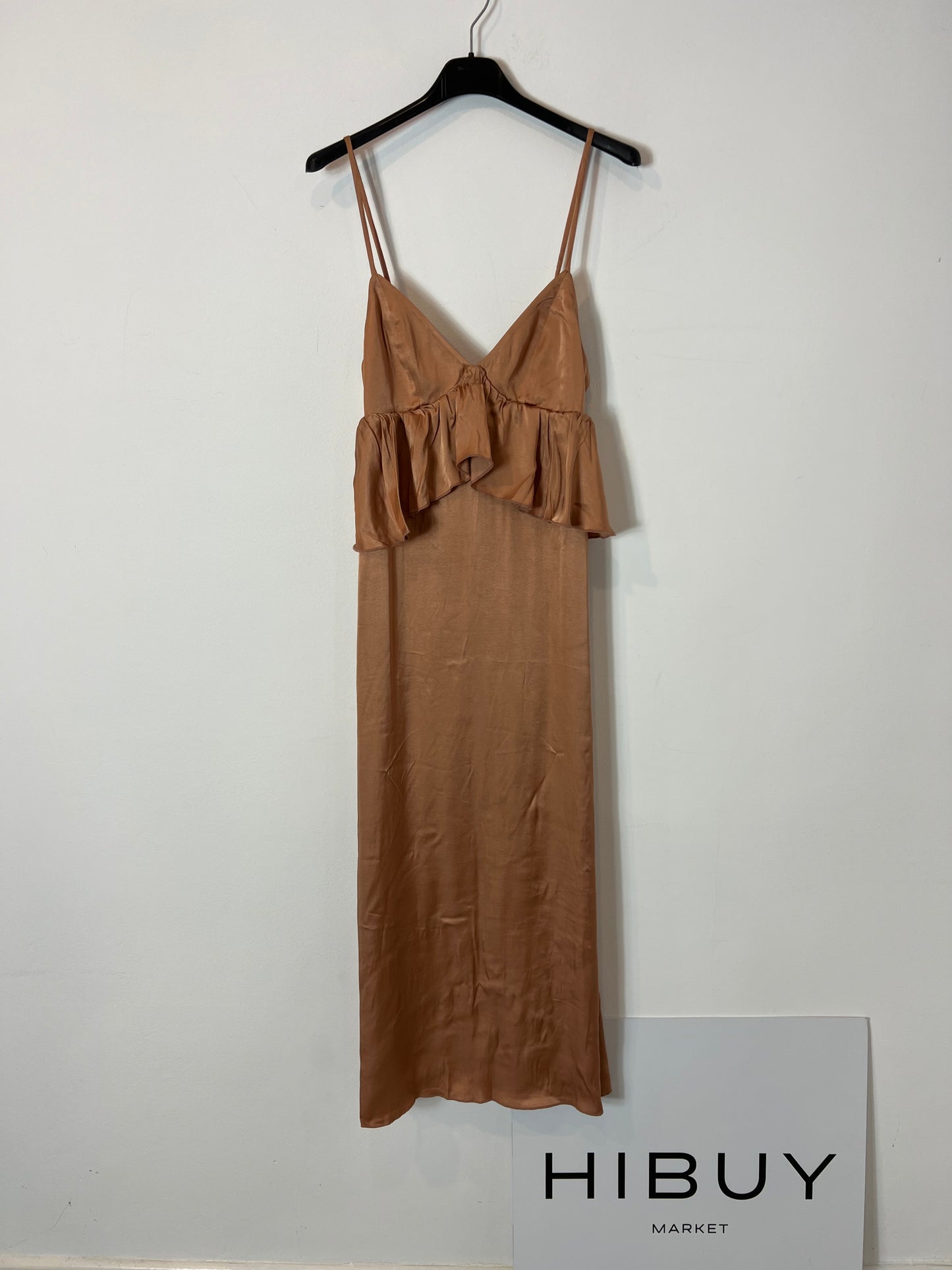 H&M. Vestido rosa nude satinado T.34