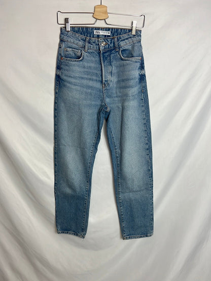 ZARA. Denim recto abotonado claro T.34