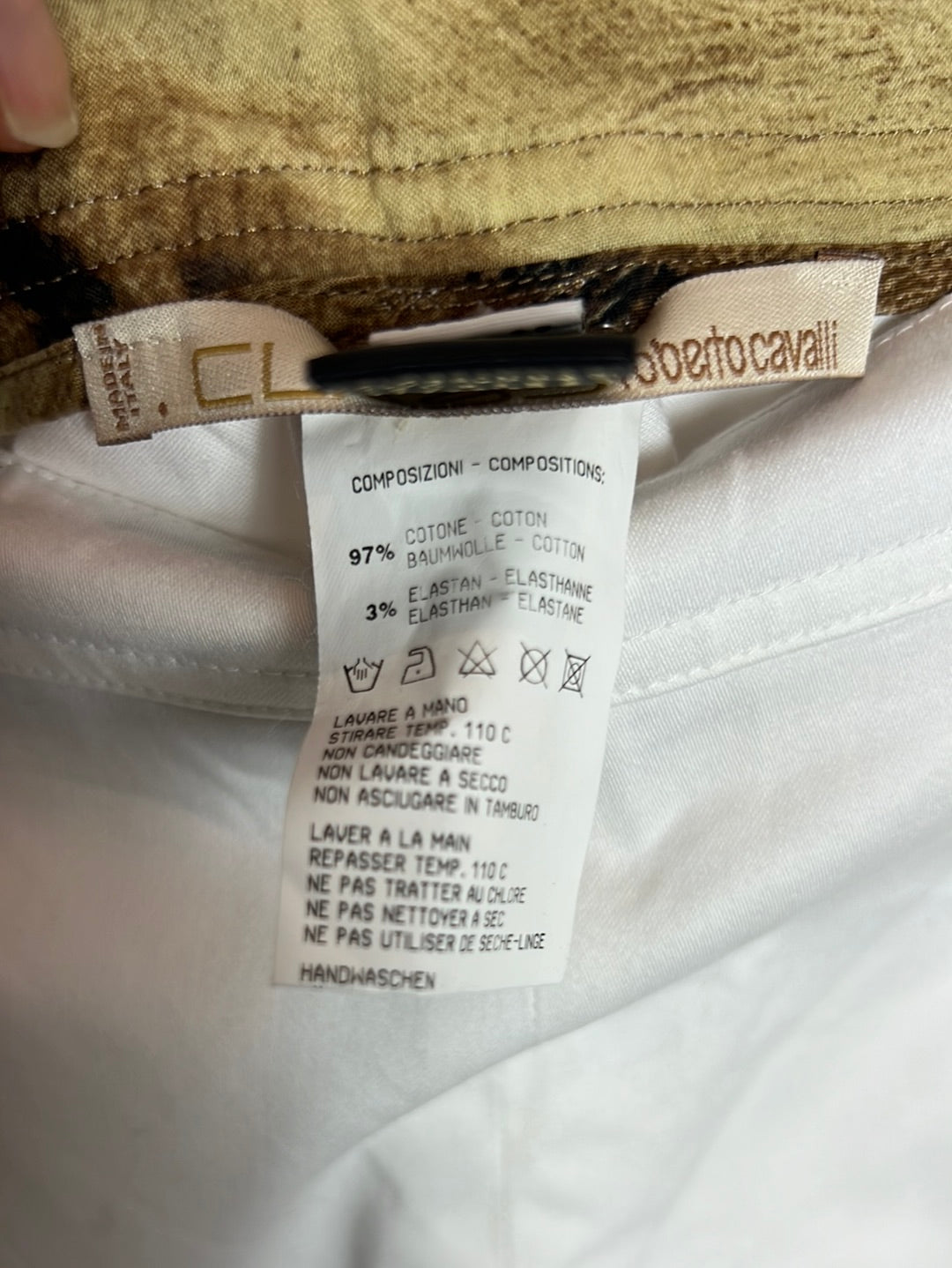 ROBERTO CAVALLI. Pantalón blanco bordados dorados. T 42 ( 40)