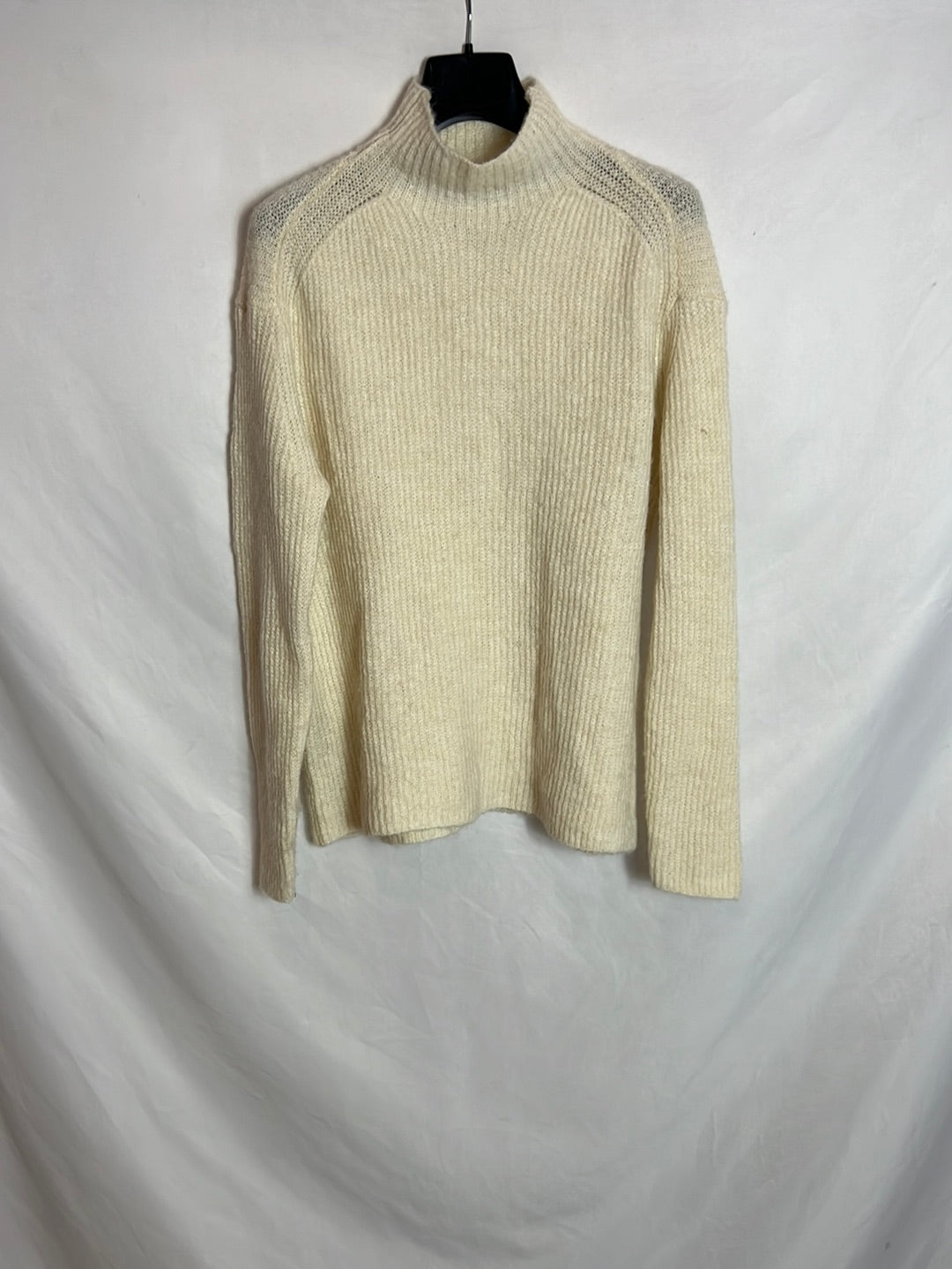 MANGO. Jersey canalé beige claro. T XS