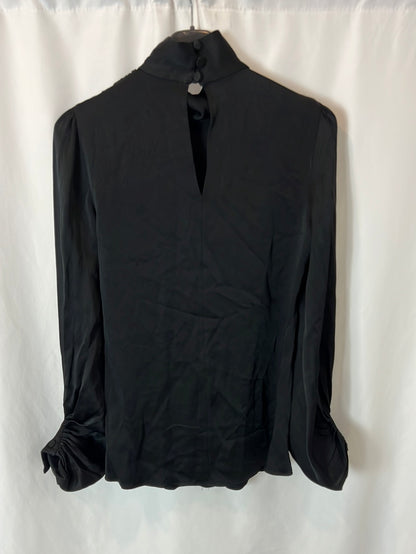 ZARA. blusa negra satinada T.xs