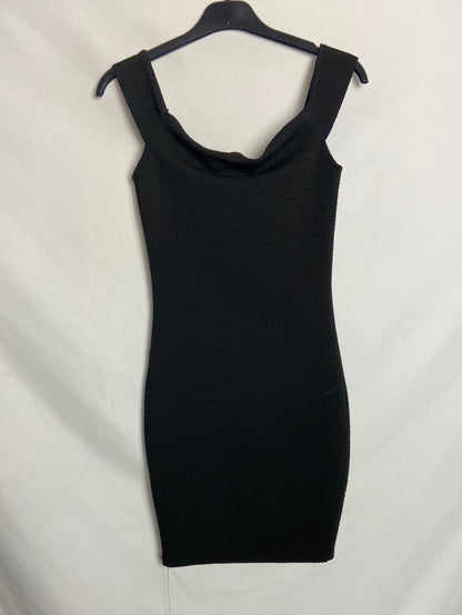 PULL&BEAR. Vestido corto negro elástico. T 36