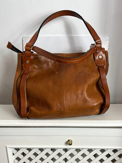 MASSIMO DUTTI. Bolso marrón piel