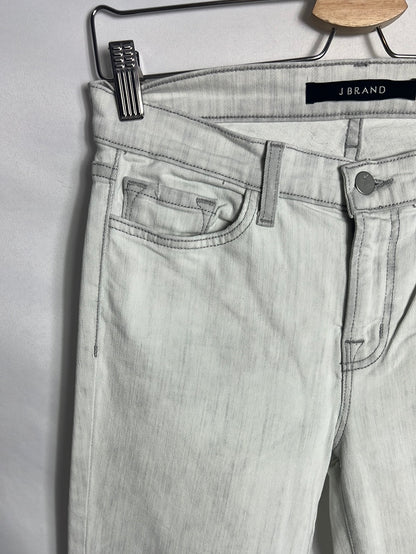 J BRAND. Denim pitillo  rotos . T 28( 38)