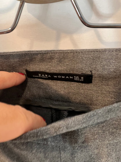 ZARA. Pantalón culotte gris T.s