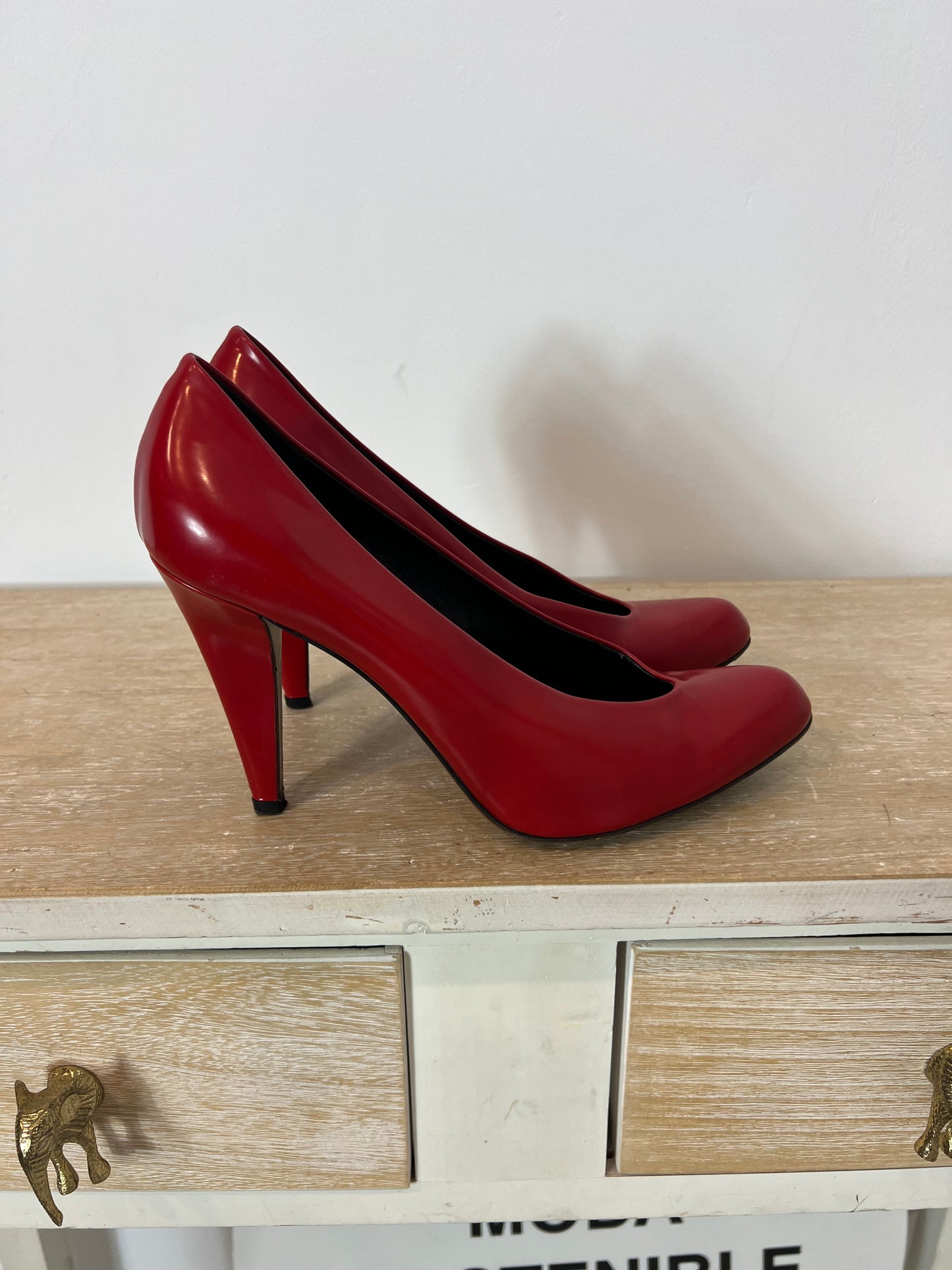 TURNER. Tacones vintage piel. T 39