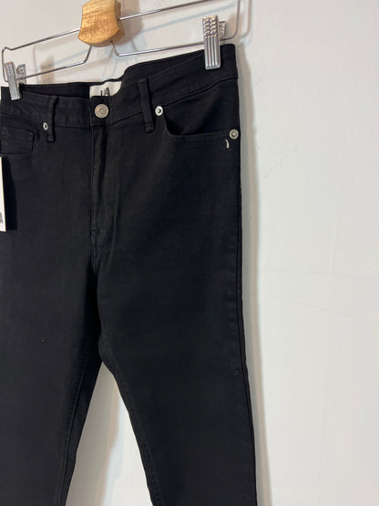 LIA JEANS. Denim negro skinny. T 40