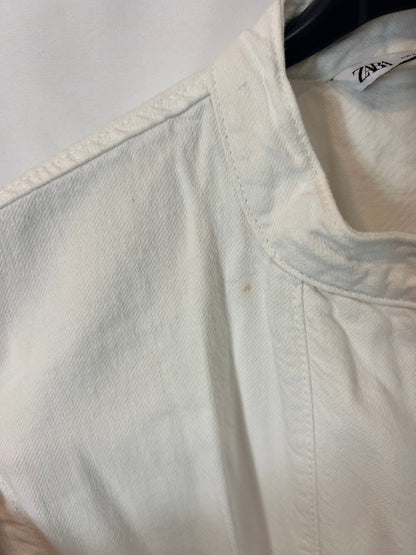 ZARA. Mono denim blanco. T M