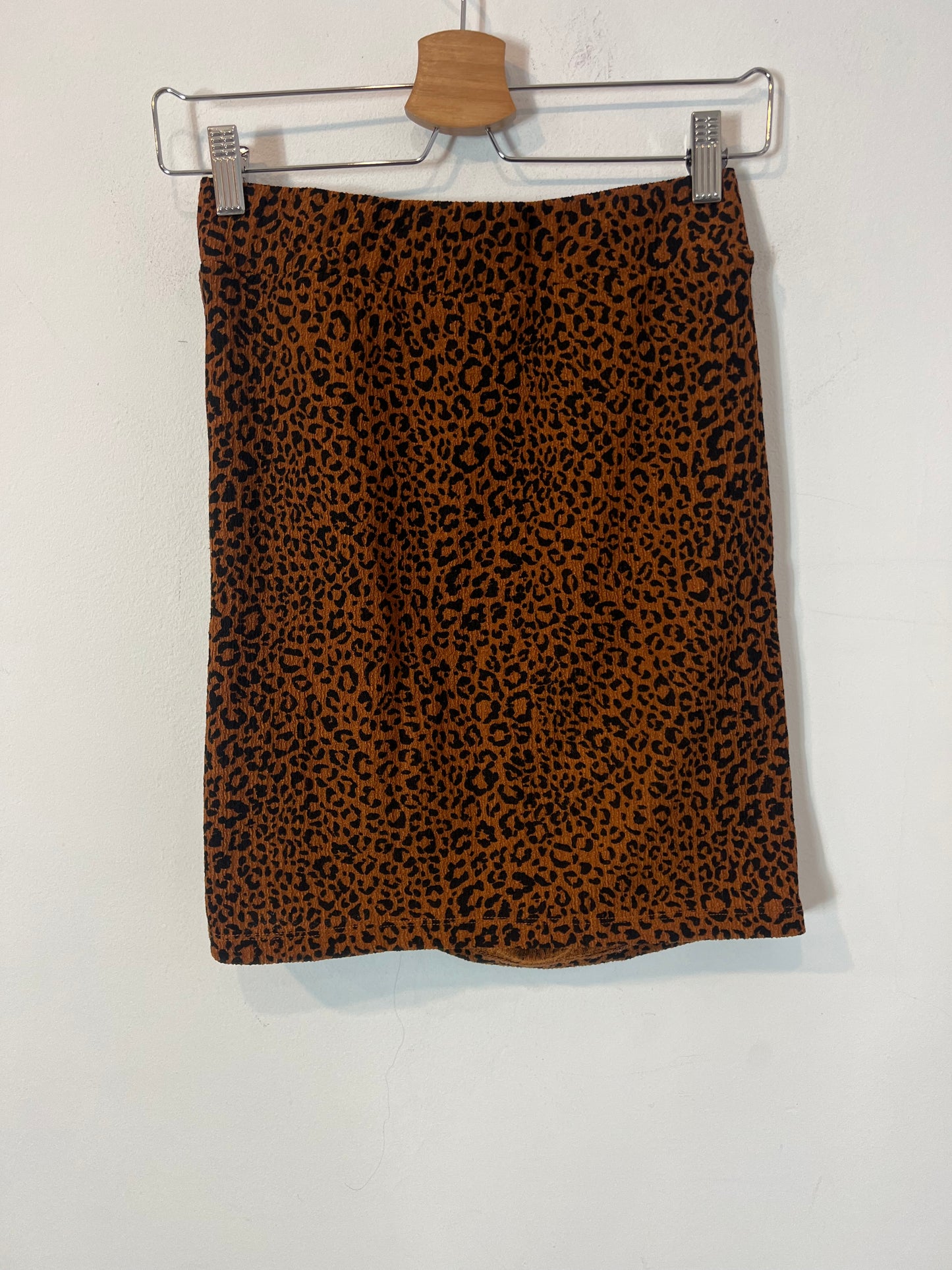 STRADIVARIUS . Falda corta animal print elástica . T M