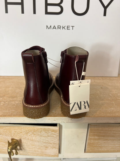 ZARA. Botas burdeos cordones T.33