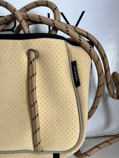 VANYLU. Bolso doble asa pequeño beige