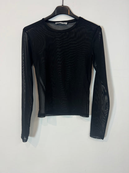 PULL&BEAR. Top negro rejilla T.s